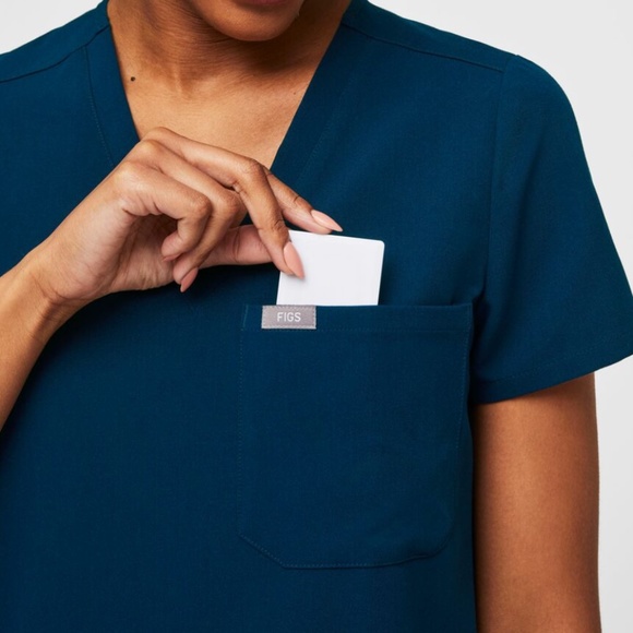 Figs Deep Reef Catarina Scrub Top Medium - Picture 4 of 5